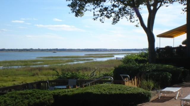 116 Ferry Ct, Stratford, CT 06615 - photo 1