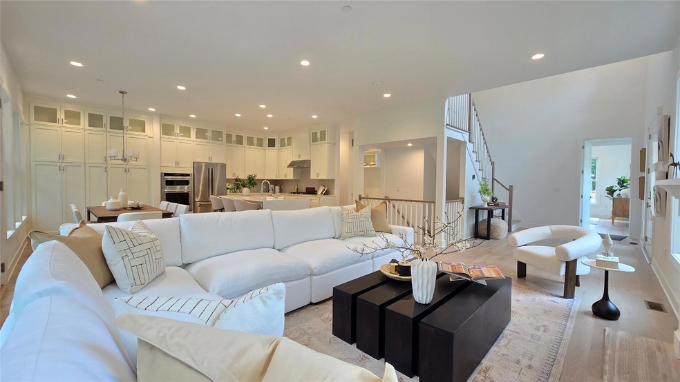 8 Marker Ridge unit 4, Irvington, NY 10533 - photo 1