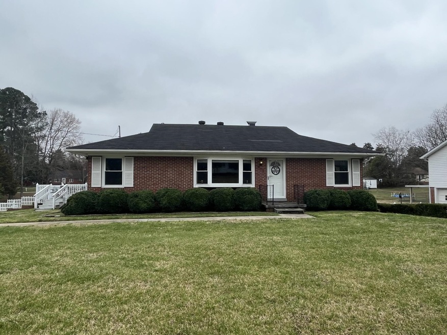 801 Hillsboro St, Oxford, NC 27565 - photo 1