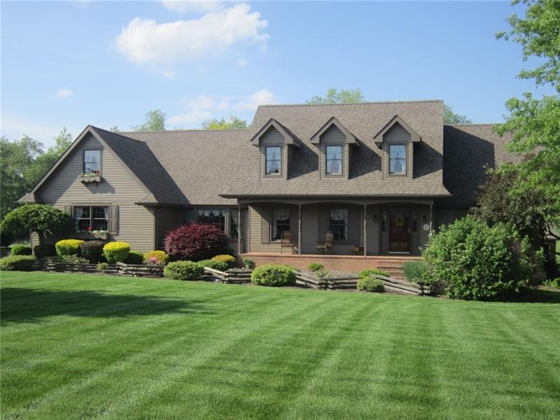 Charming and ever so Welcoming Cedar Home!