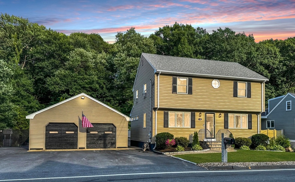 129 Oak St, Wakefield, MA 01880 - photo 1