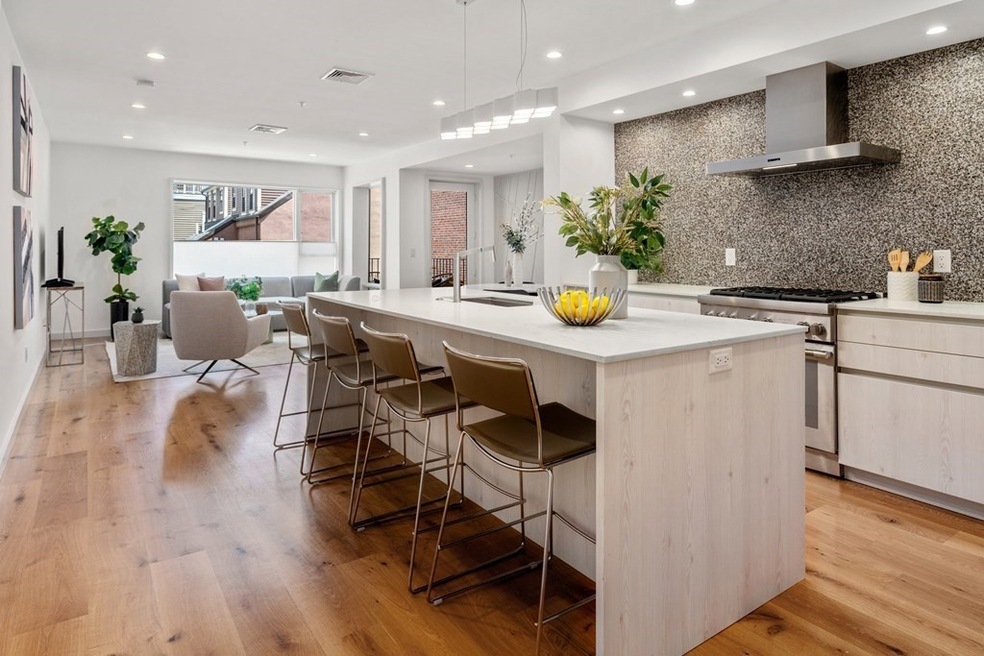 362 W Broadway unit 5, Boston, MA 02127 - photo 1