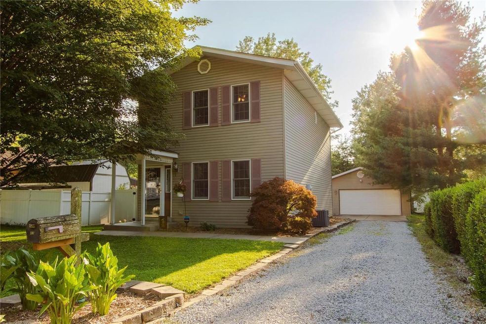 405 N Cherry St, Freeburg, IL 62243 - photo 1