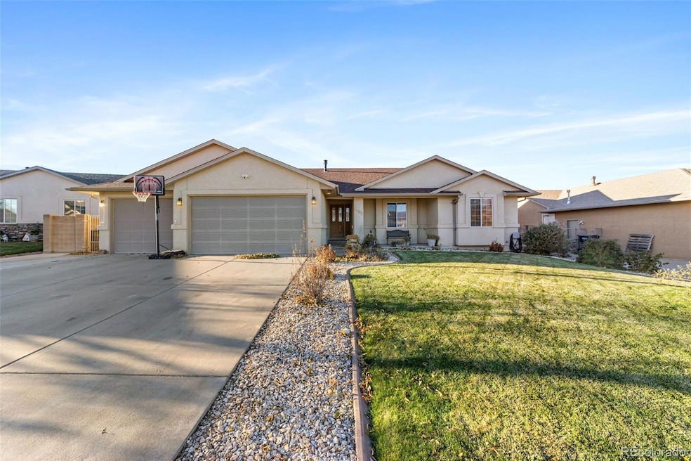 5405 Peregrine Dr, Pueblo, CO 81005 - photo 1