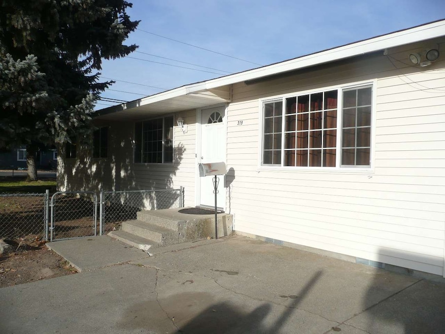 319 Lincoln St, Cheney, WA 99004 - photo 1