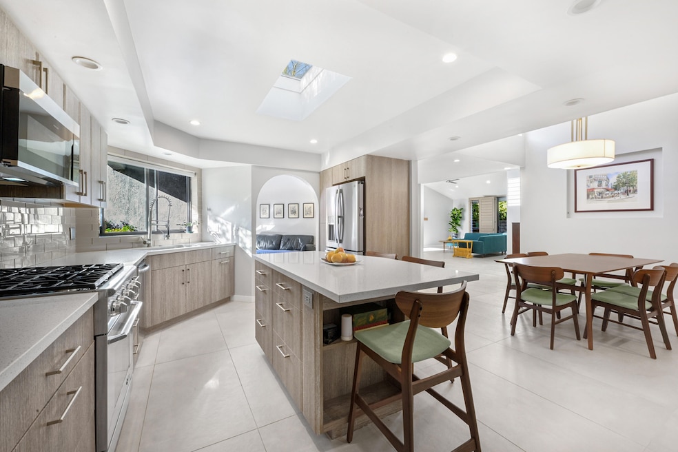 213-east-la-verne-way-036