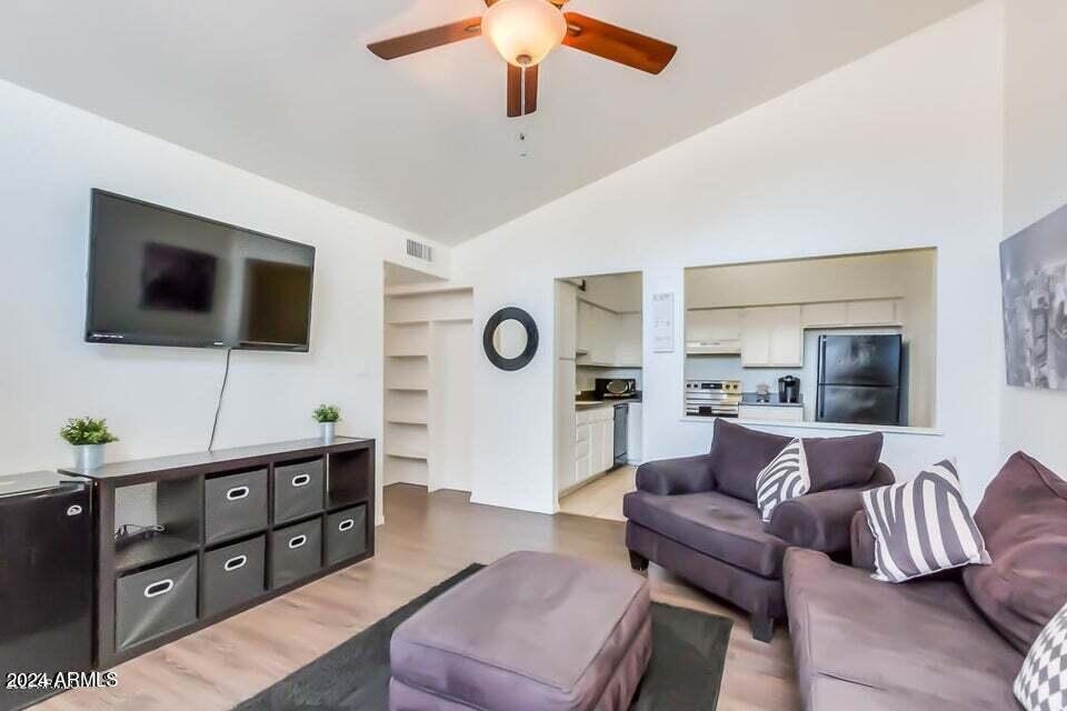 525 N May unit 10, Mesa, AZ 85201 - photo 1