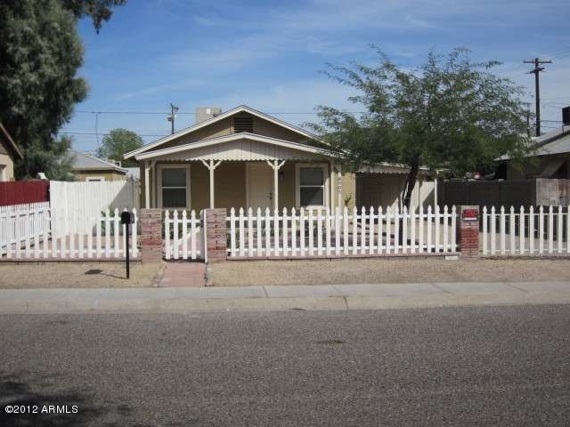 8905 N