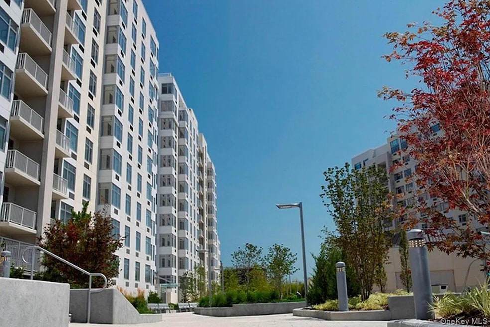 Pending $888,000 • Co-Listing Agent