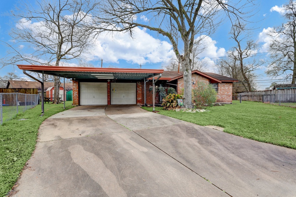 Welcome home to 710 Greystone Street. This home is located in a cul-de-sac and fully fenced.