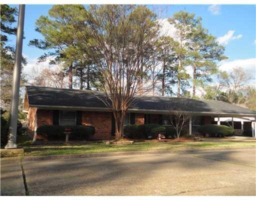 3231 Crestview Dr, Pineville, LA 71360 - photo 1