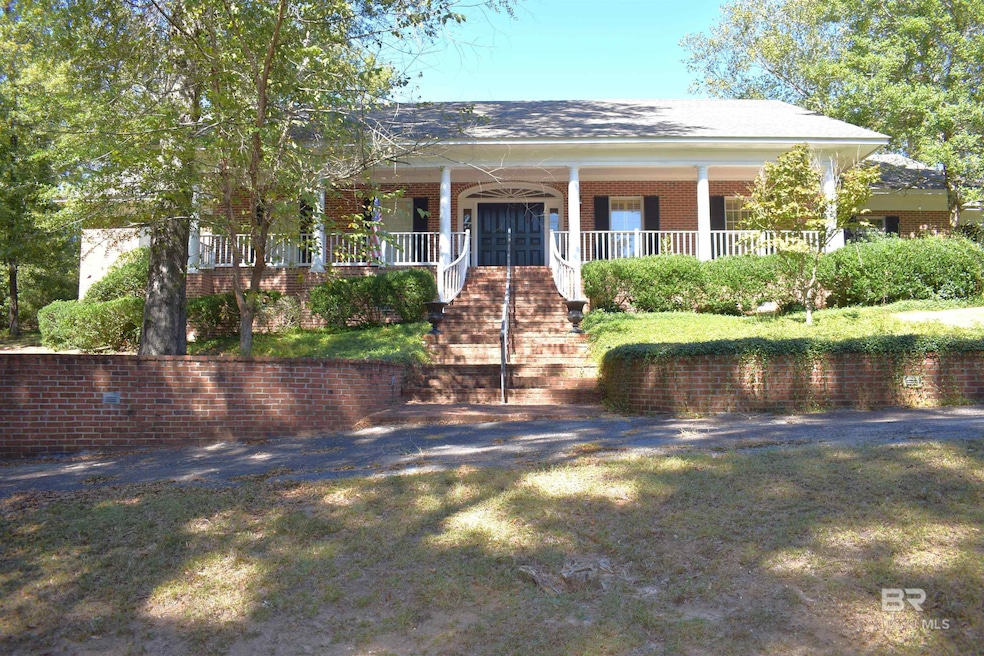 422 W Wiggins St, Monroeville, AL 36460 - photo 1