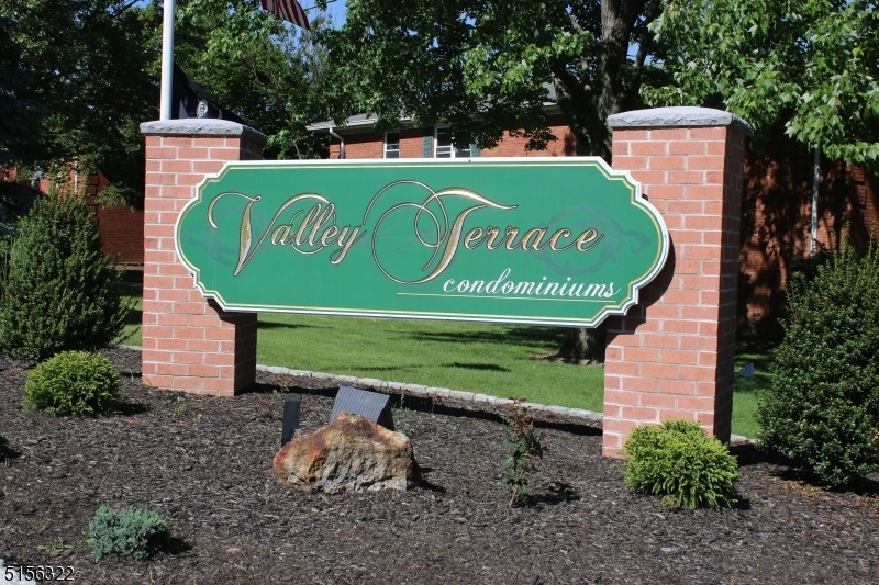 39 Knox Terrace unit 1A, Wayne, NJ 07470 - photo 1