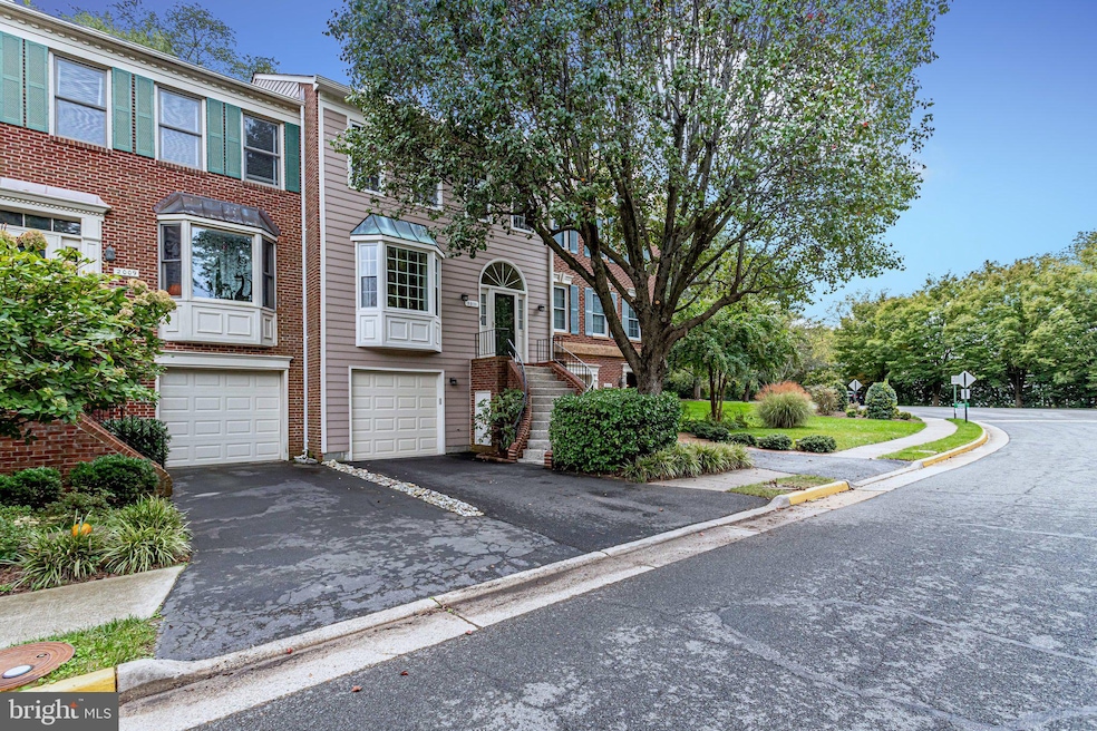 2011 Gervais Dr, Falls Church, VA 22043 - photo 1