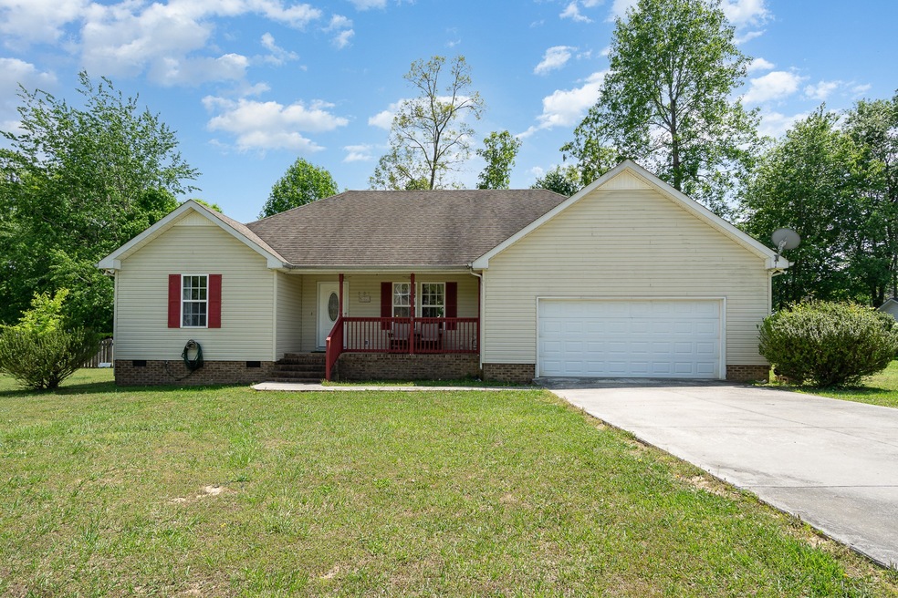 801 Indian Springs Cir, Manchester, TN 37355 - photo 1