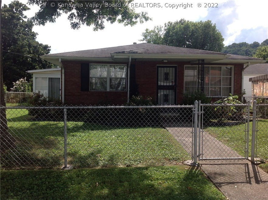 2703 Edwards Cir, Dunbar, WV 25064 - photo 1