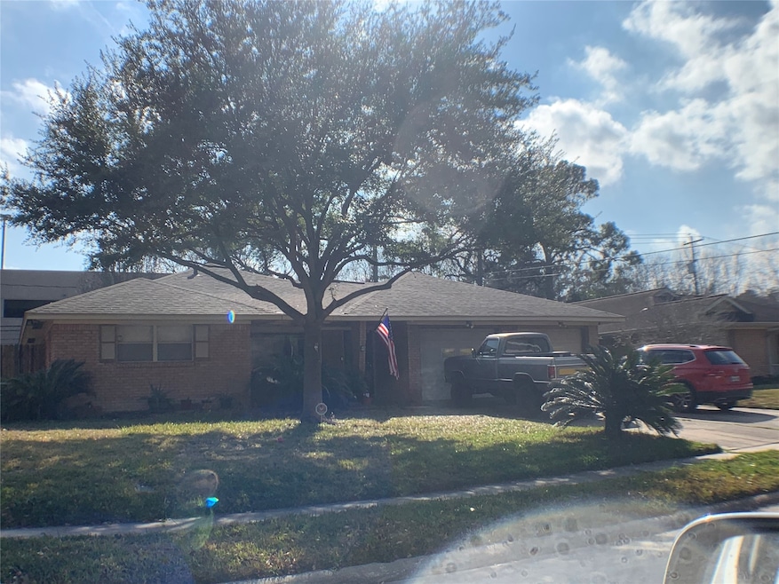 1939 Ansbury Dr, Houston, TX 77018 - photo 1