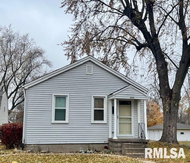 2102 W 17th St, Davenport, IA 52804 - photo 1