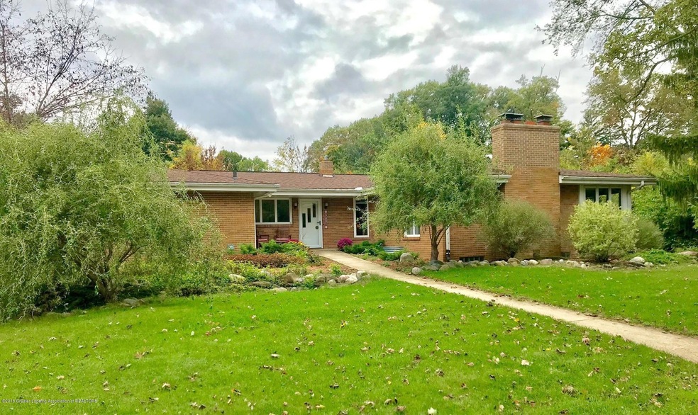 3001 Westchester Rd, Lansing, MI 48911 - photo 1