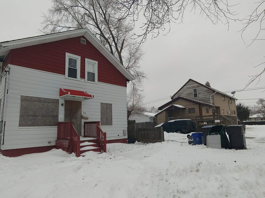 816 Pine St, Waukegan, IL 60085 - photo 1