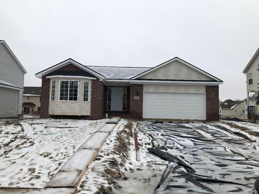 810 Gardenia Blvd, Davison, MI 48423 - photo 1