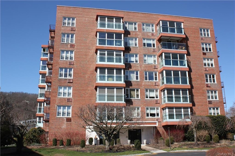 Salisbury Point unit 6B, Nyack, NY 10960 - photo 1