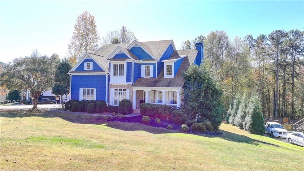 View of front facade with a front lawn