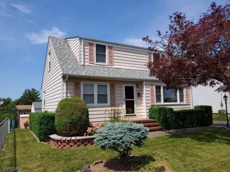 514 Sidorske Ave, Manville, NJ 08835 - photo 1