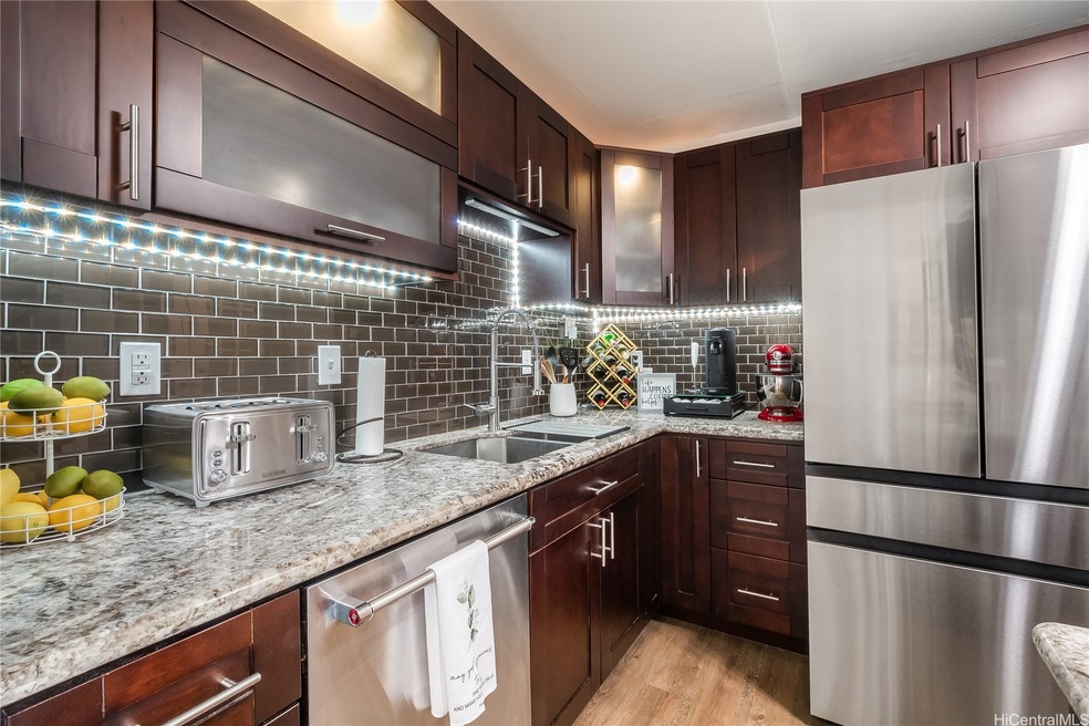 The Keoni Ana unit 202, Honolulu, HI 96815 - photo 1