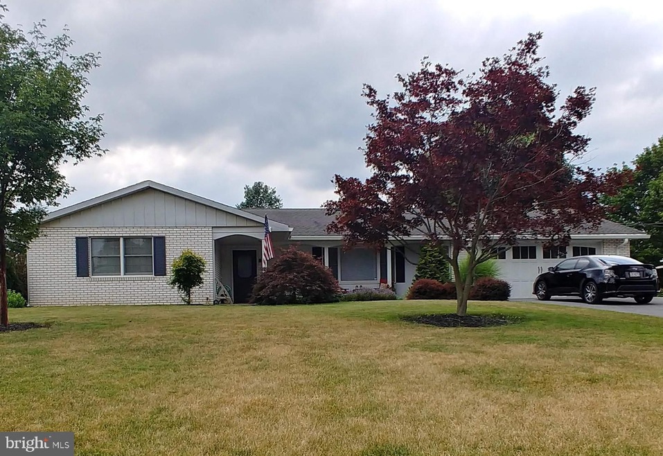 2949 Adams Dr, Chambersburg, PA 17201 - photo 1