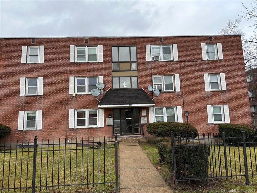 946 Wethersfield Ave unit 5, Hartford, CT 06114 - photo 1