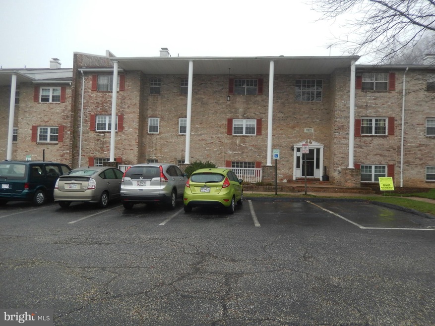 11921 Tarragon Rd unit E, Reisterstown, MD 21136 - photo 1
