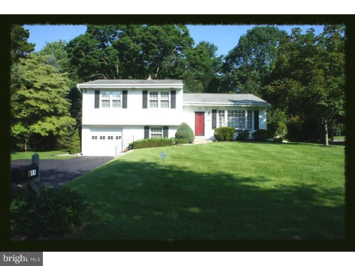 811 Ridge Ln, Media, PA 19063 - photo 1