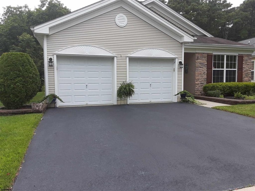 Partial Stone Front, Premium Lot.