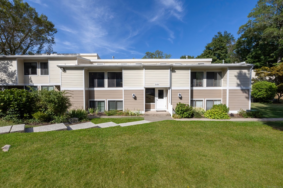 15 Keeler Close unit 15, Ridgefield, CT 06877 - photo 1