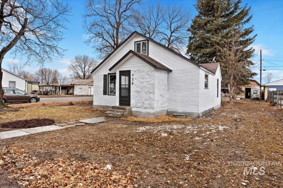 958 Yale Ave, Burley, ID 83318 - photo 1
