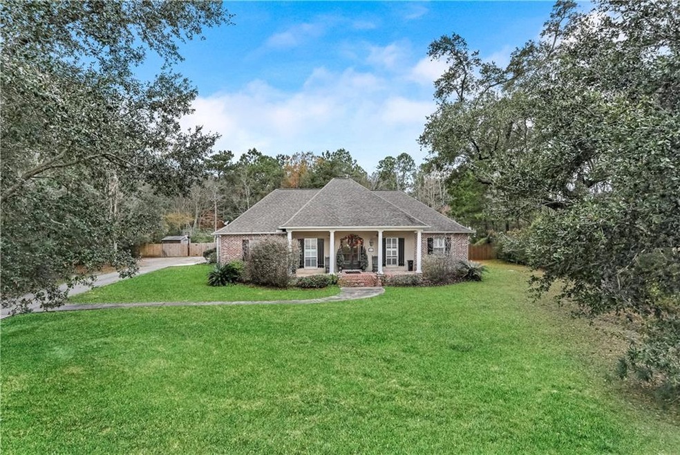 Beautiful Home on 1 Acre Land
