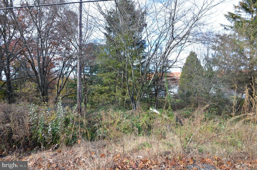 18 B Andrewsville St