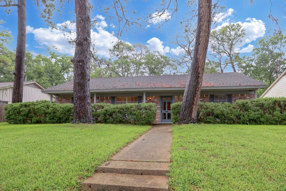 1303 Briarpark Dr, Houston, TX 77042 - photo 1