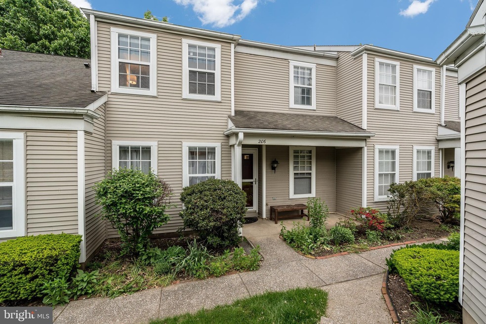 206 Barrington Ct, Palmyra, PA 17078 - photo 1