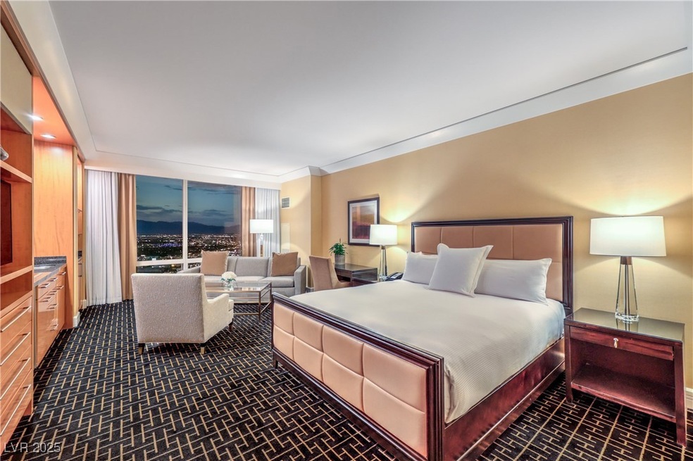 2000 N Fashion Show Dr unit 5018, Las Vegas, NV 89109 - photo 1