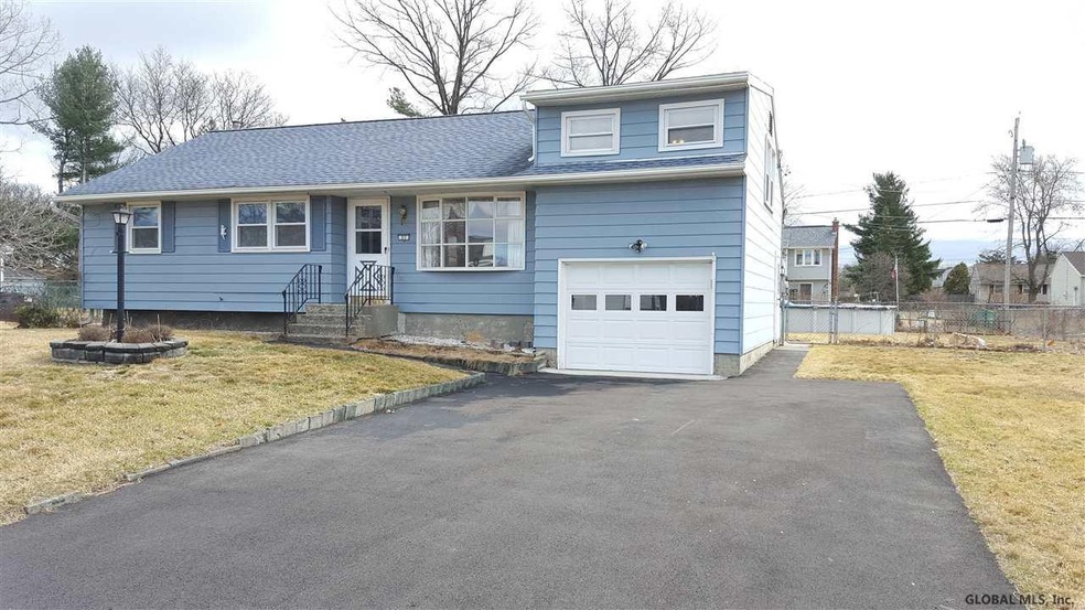 27 Margaret Dr, Albany, NY 12211 - photo 1