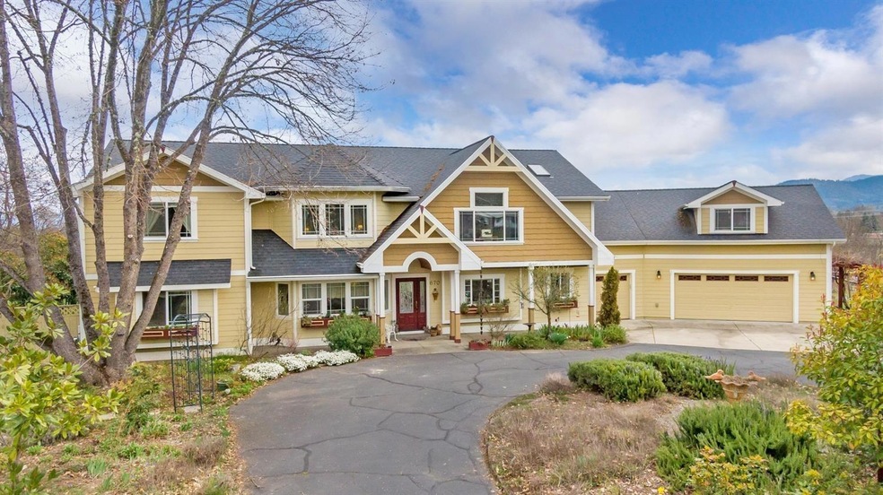 670 Old Stage Rd, Central Point, OR 97502 - photo 1