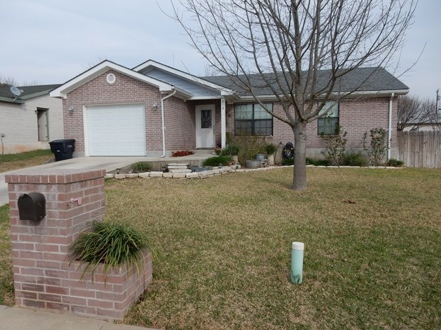 213 Green Oaks Loop, Fredericksburg, TX 78624 - photo 1