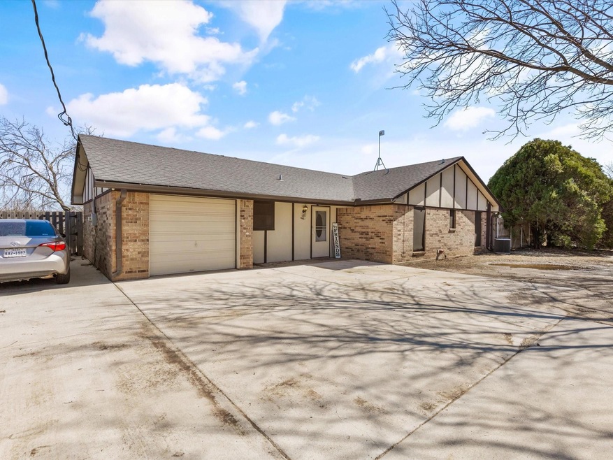 3104 N Fm 51, Weatherford, TX 76085 - photo 1