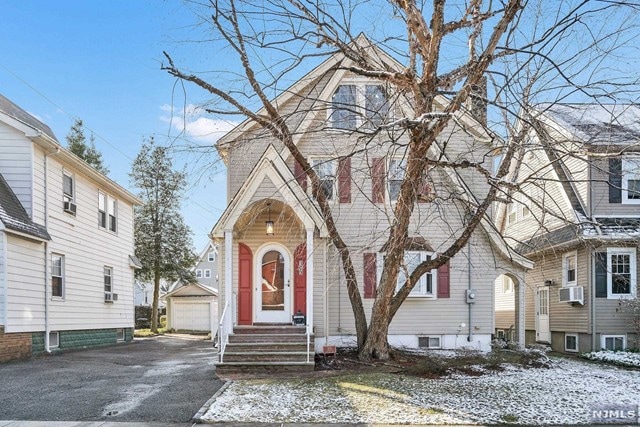 Sold $630,000 • Co-Listing Agent