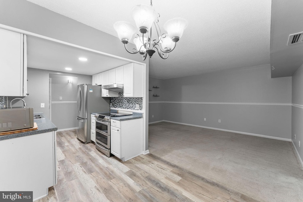 11645 Stoneview Square unit 11C, Reston, VA 20191 - photo 1