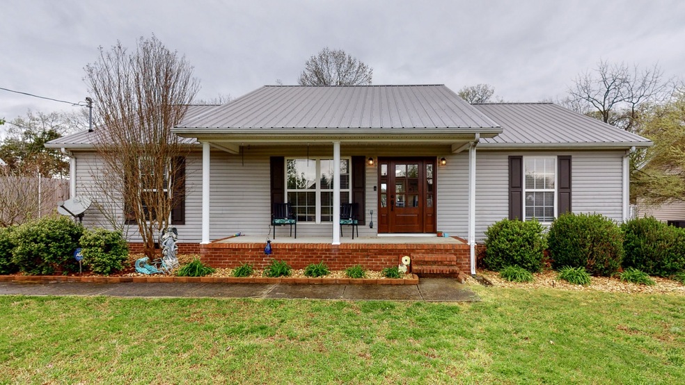 217 Shapard Dr, Shelbyville, TN 37160 - photo 1