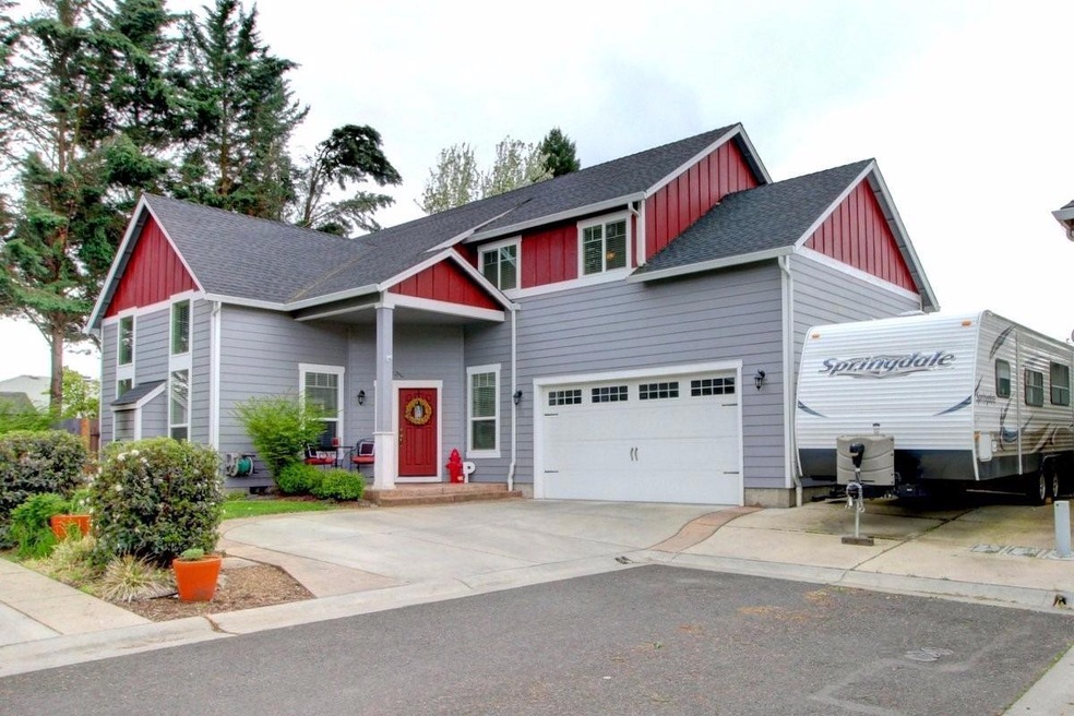 982 Covington Ct, Central Point, OR 97502 - photo 1