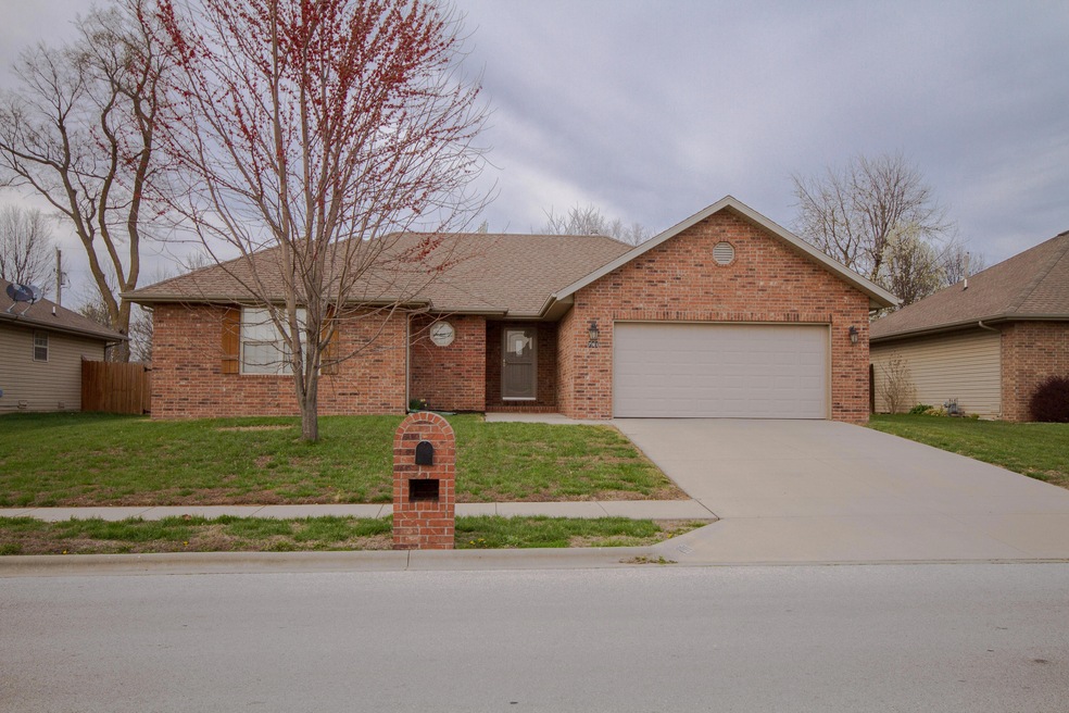 791 E Ozark Jubilee Dr, Nixa, MO 65714 - photo 1